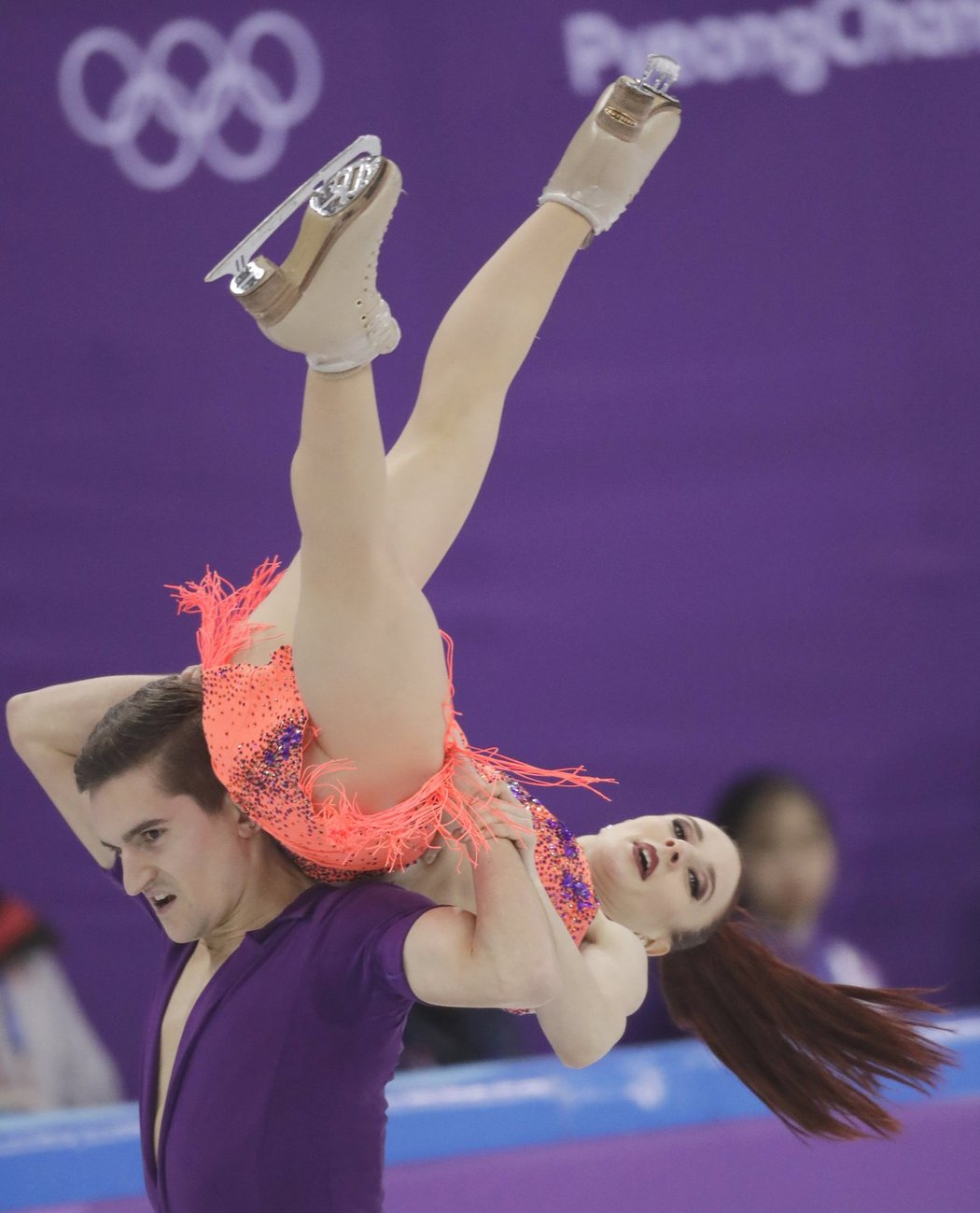 Pozor, ať neupadnu! Francouzi Marie-Jade Lauriault a Romain Le Gac to měli o fous.