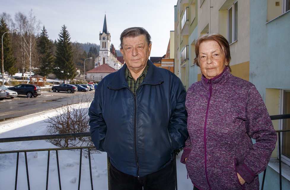 Pavel a Michaelis Valtrovi z Josefova jsou spolu 56 let. „Nyní už jsem v důchodu a užíváme si  sami sebe,“ shodují se.