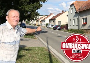 Lumír Kala trne při bouřce hrůzou, kdy mu na střechu spadnou patnáctimetrové jehličnany, které rostou na zahradě sousedů - přímo naproti jeho ložnici.