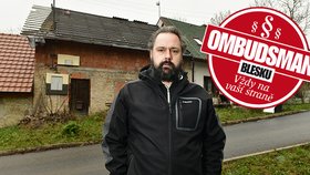 Dům by měl být  po rekonstrukci  dvougenerační. „Já  bych měl byt nahoře,  naši by byli dole,“  ukazuje Blesku Milan  Navrátil.