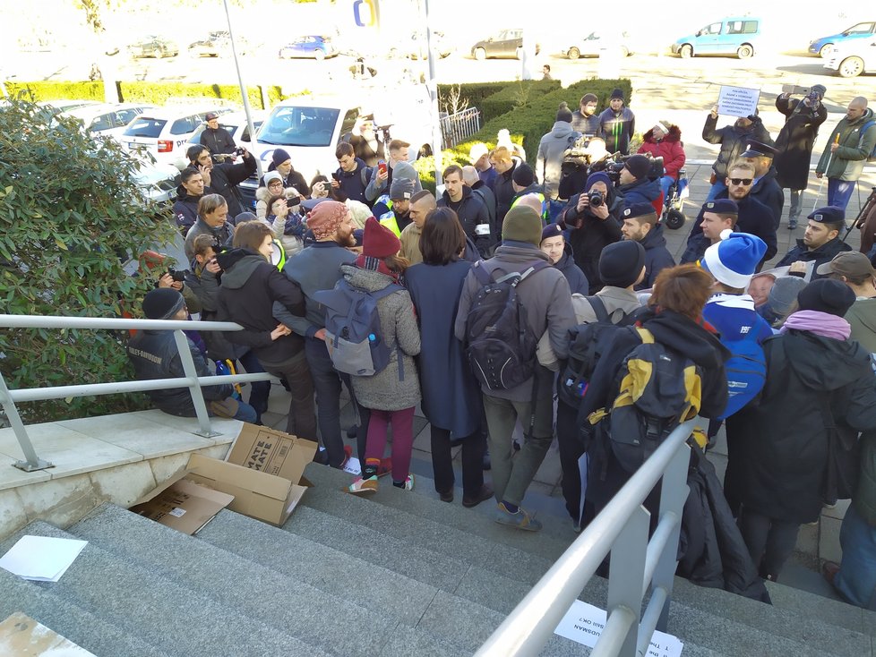 Protest proti ombudsmanovi Stanislavu Křečkovi v Brně (20. 2. 2020)