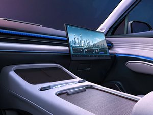 Po rotujícím displeji přichází posuvný. Uchytí se? Prozradí to Omoda 7 Noble Tech