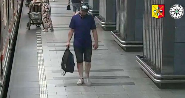 Pražská policie hledá úchyla z pražského metra. Onanoval před cestující. Neznáte ho? Pražská policie hledá úchyla z pražského metra. Onanoval před cestující. Neznáte ho?