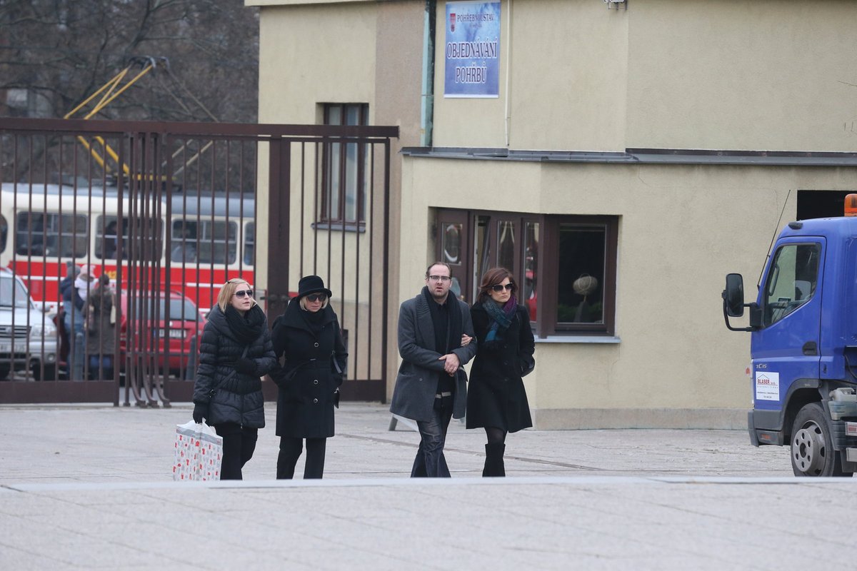 Hercova dcera Zuzana Mixová se synem Ondřejem Brouskem a jeho manželkou Annou Remkovou.