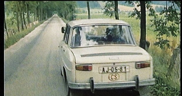 Sám dodnes vzpomíná na Renault 8 Gordini, ve kterém se vozil ve filmu Maska. Rodiče mu dělali Luděk Munzar a Jana Preissová.