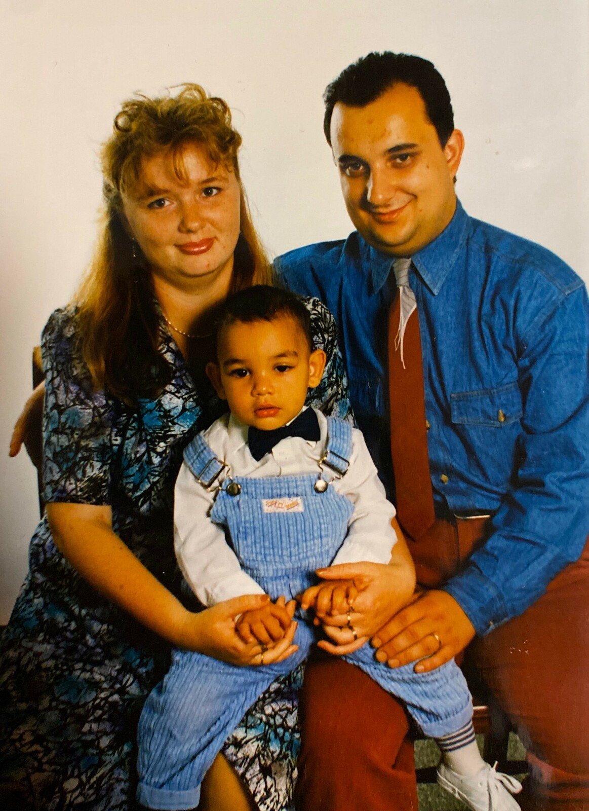 1996: Ve dvou měsících ho adoptovali manželé Provazníkovi.