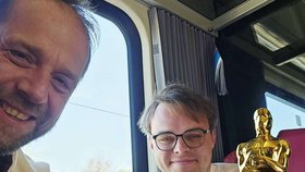 Senátor za ODS Ondřej Šimetka s Pavlem Talankine, hrdinou z oscarového snímku Pan Nikdo proti Putinovi