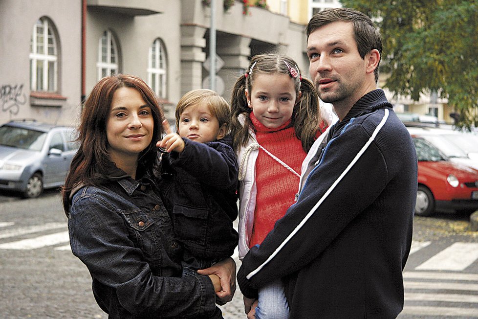 Manželství s herečkou Kateřinou Lojdovou se Ondřejovi sice rozpadlo, milujícím otcem je ale stále.