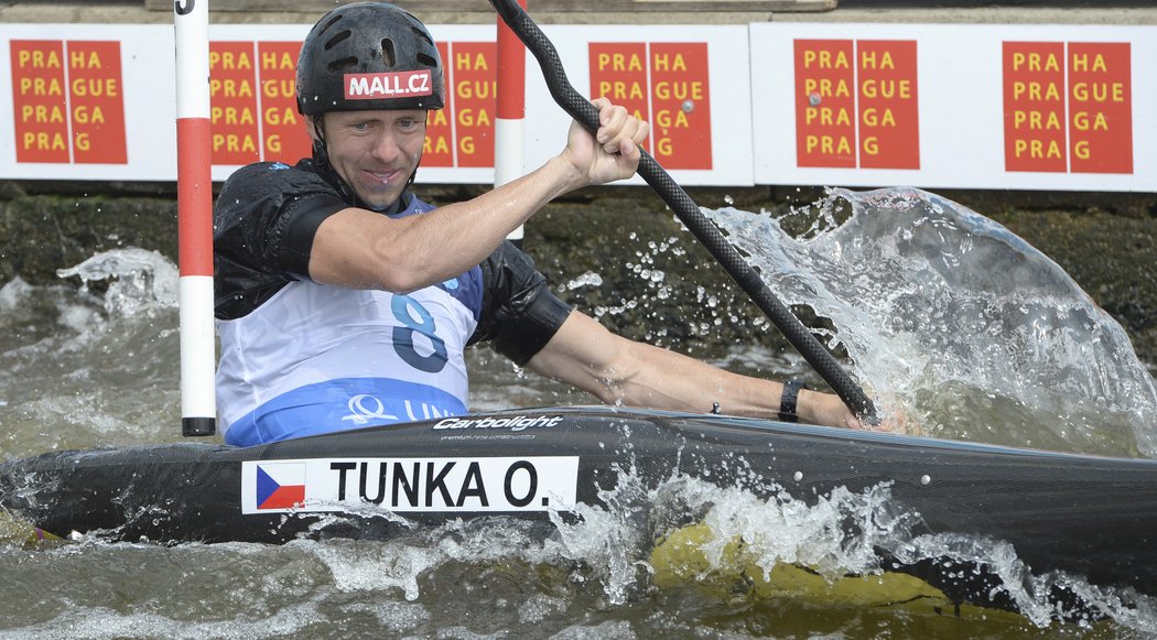 Mistr světa ve vodním slalomu Ondřej Tunka ani na domácí trati v Troji neuspěl