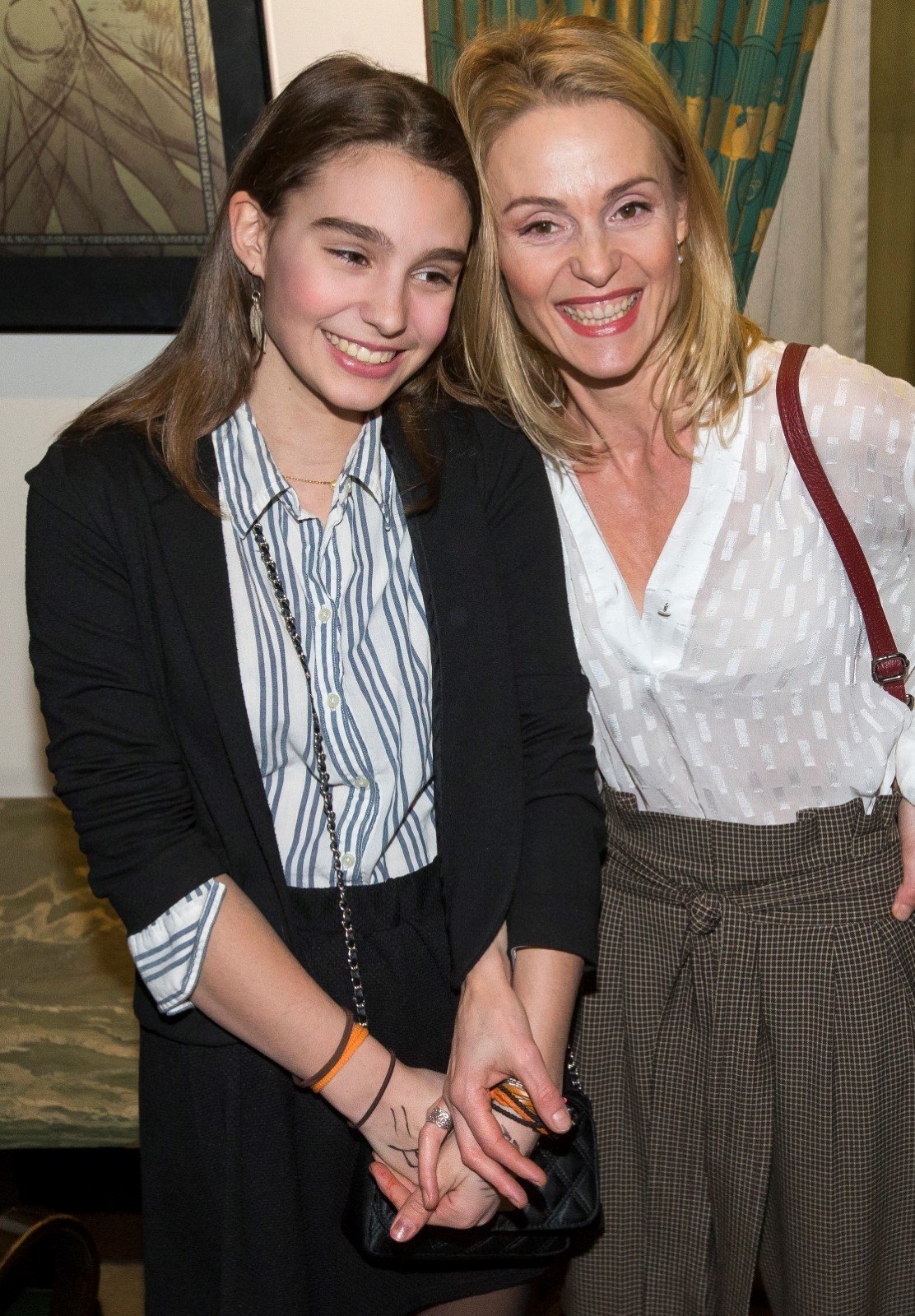 Manželka Ondřeje Vetchého s dcerou Veronikou na premiéře filmu Ženy v běhu