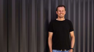 Se značkou Mojekolo vybudoval šestisetmilionový byznys. Teď Jan Schindler otevírá novou kapitolu s projektem OneMove Se značkou Mojekolo vybudoval šestisetmilionový byznys. Teď Jan Schindler otevírá novou kapitolu s projektem OneMove
