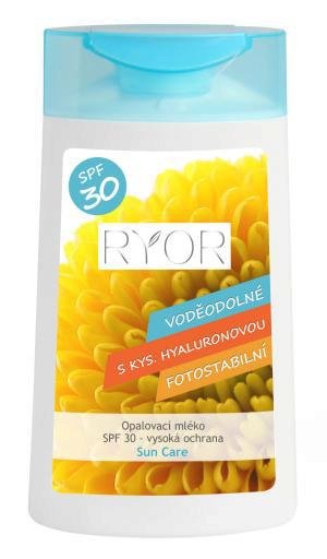 Opalovací mléko Ryor s kyselinou hyaluronovou SPF 30 , 264 Kč (200 ml). Koupíte na www.ryor.cz.