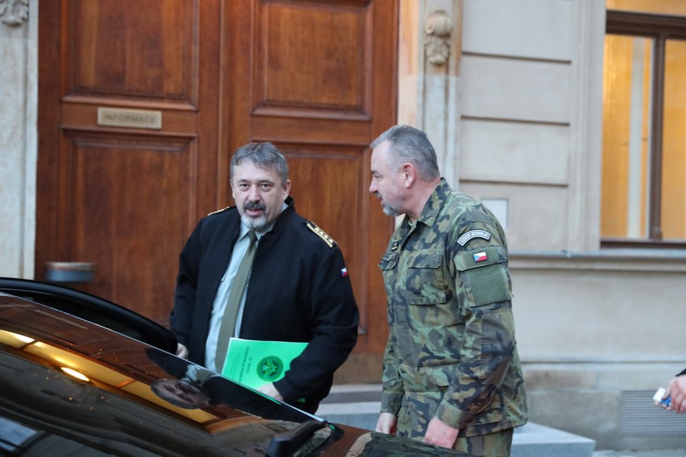 Zasedání Bezpečnostní rady státu kvůli koronaviru se účastnil také náčelník generálního štábu Aleš Opata.