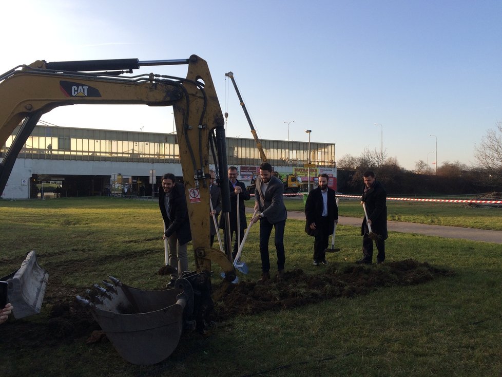 Práce na modernizaci stanice metra byly zahájeny ve středu 4. prosince 2019. Hotovo by mělo být v červenci roku 2020.