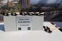Za parkování 26 tisíc ročně? Cena míst pro rezidenty v novém P+R Opatov vyvolala kritiku
