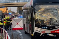 Sebevražda na Opatově? Člověk skočil pod autobus!