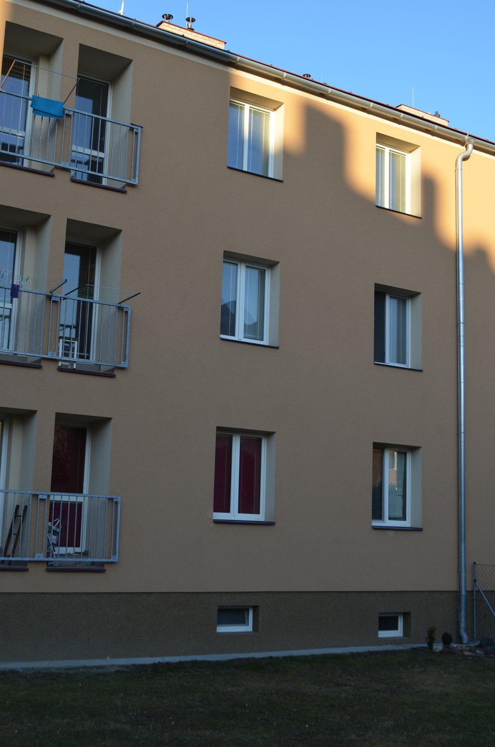 Rodinná tragédie se odehrála v tomto bytovém domě v Polní ulici v Opavě.
