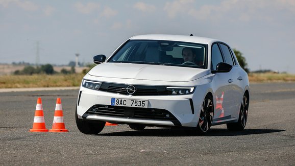 TEST Opel Astra 1.2 Turbo Elegance – Hledání identity