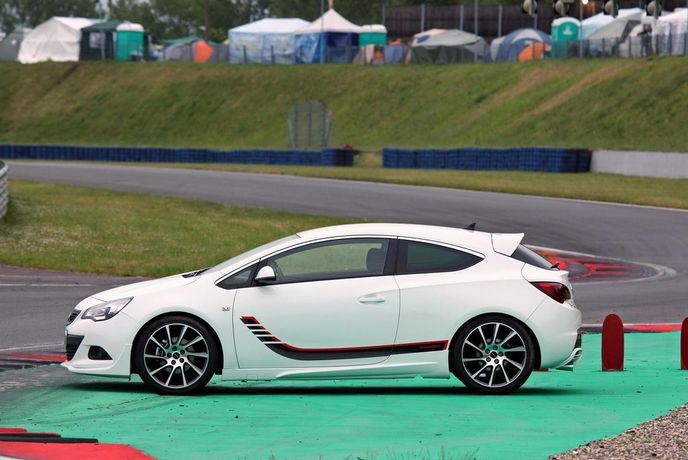 Opel Astra GTC Turbo