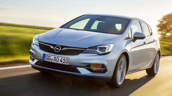 Tohle je modernizovaný Opel Astra. Má zcela nové motory, včetně naftového tříválce!