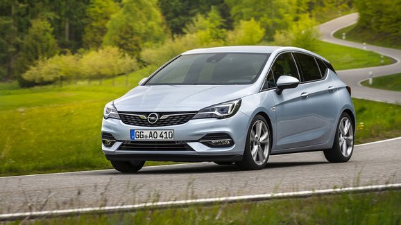 Modernizovaný Opel Astra odhaluje detaily o nových motorech. Tříválce jsou z vlastní dílny!