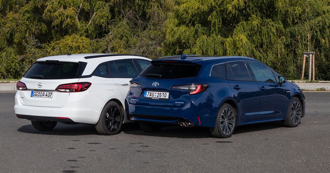 Opel Astra ST 1.5 CDTI vs. Toyota Corolla 2.0 Hybrid