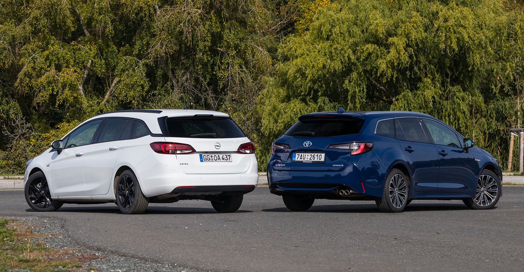 Opel Astra ST 1.5 CDTI vs. Toyota Corolla 2.0 Hybrid