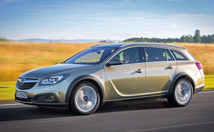 Opel Insignia Country Tourer: Zvýšené kombi stojí od 783.900 Kč