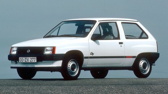 Opel Corsa A (1982–1993): První generace legendárního malého opelu
