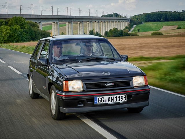 40 let Opelu Corsa 