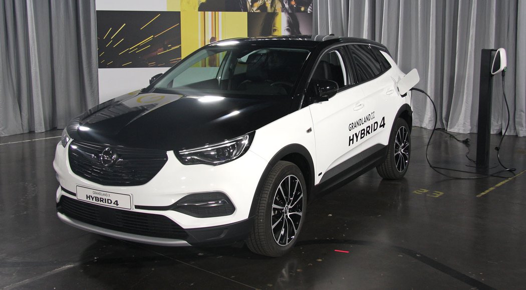 Opel Grandland X Hybrid4