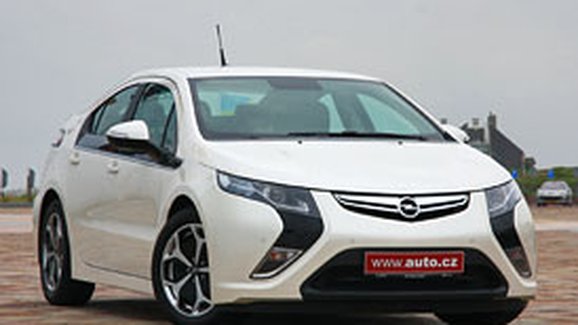 TEST Opel Ampera: První jízdní dojmy