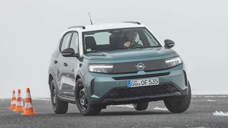 TEST Opel Frontera Hybrid 1.2 Turbo Hit – Nenechte se ošálit TEST Opel Frontera Hybrid 1.2 Turbo Hit – Nenechte se ošálit