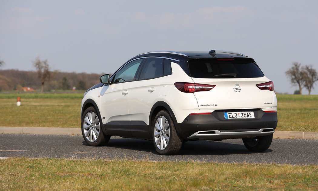 Opel Grandland X Hybrid4