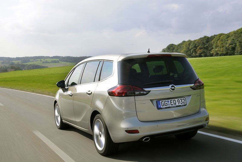 Opel Zafira Tourer - Oficiální fotografie (říjen 2011)