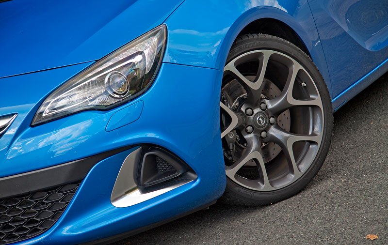 Opel Astra OPC 2013