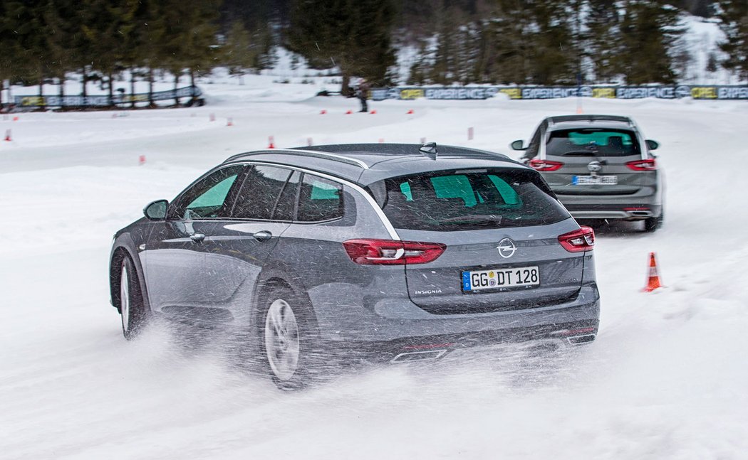 V případě oplastovaného modelu Country Tourer je podíl čtyřkolek největší – téměř tříčtvrtinový