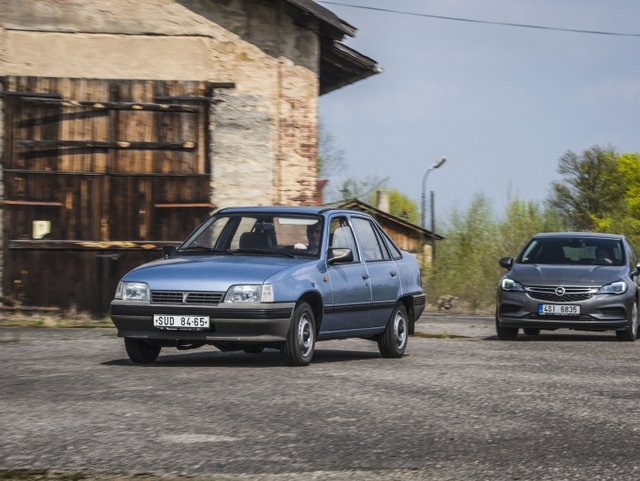 Opel Kadett E/Daewoo Racer vs. Opel Astra