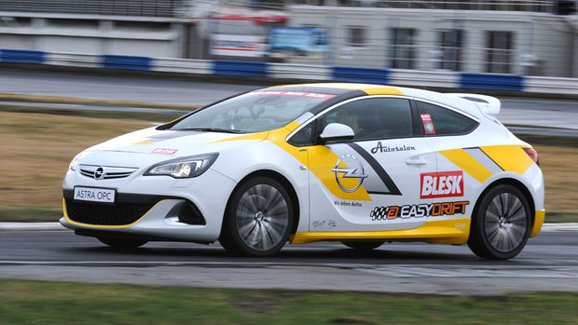 Soutěž v driftování, 16. kolo: Vítěz získá Opel Astra OPC