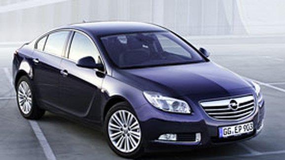 Opel Insignia (2012): Nový 1,4 Turbo (103 kW) a silnější 2,0 Turbo (185 kW)