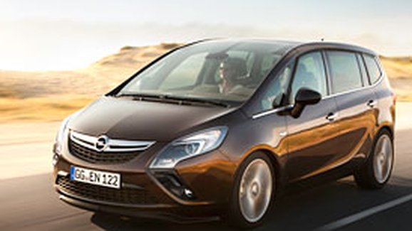 Opel Zafira Tourer: Nové fotografie, technická data