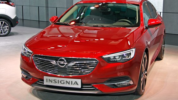 Opel Insignia poprvé naživo: Tenhle liftback je vážně krásný!