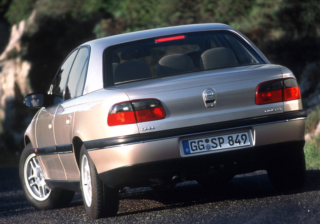 Opel Omega (B1) (1994–1999)