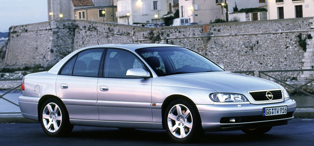 Opel Omega V8