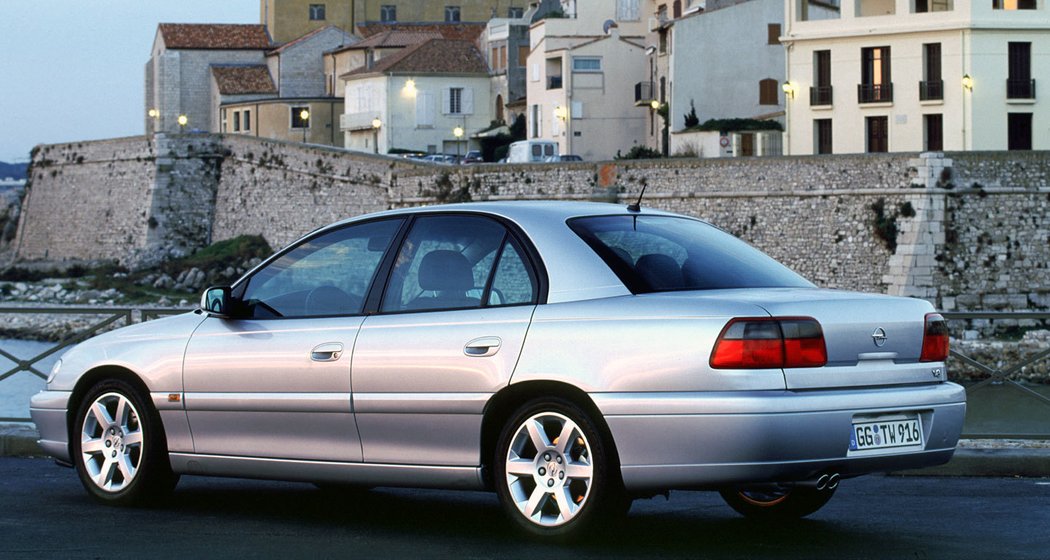 Opel Omega V8