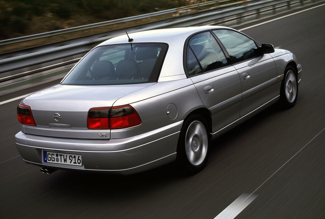 Opel Omega V8