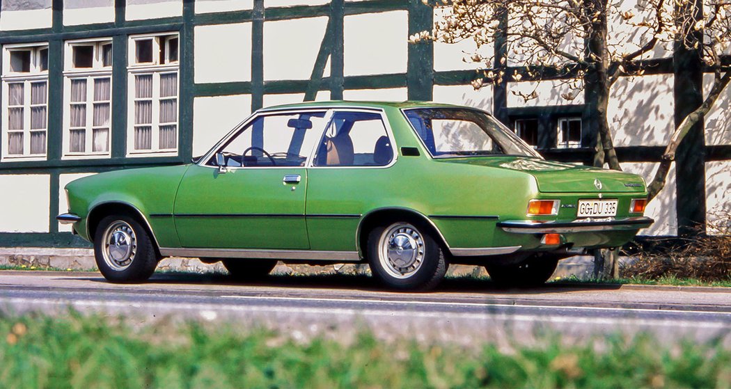 Opel Rekord 2-door Sedan (D) (1972–1977)