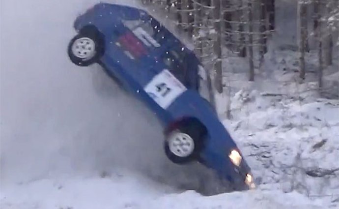 Video: Divoká rallye ve Finsku. Hitparáda přemetů a nárazů