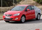 Spy Photos: Opel Astra sedan – pro vyznavače čtyř dveří