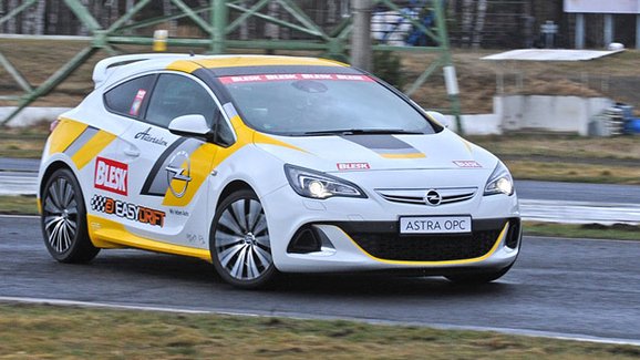 Soutěž v driftování, 4. kolo: Vítěz získá Opel Astra OPC